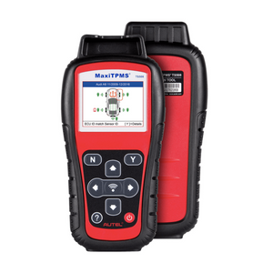 Autel MaxiTPMS Handgerät in Vorder- und Rückansicht mit Rad-Übersicht des Reifendruckkontrollsystems auf dem Display