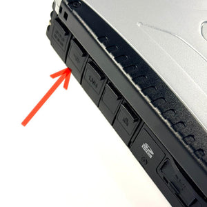 Seitenansicht eines Panasonic Toughbook CF-19, roter Pfeil markiert die Position der USB-Port-Abdeckung